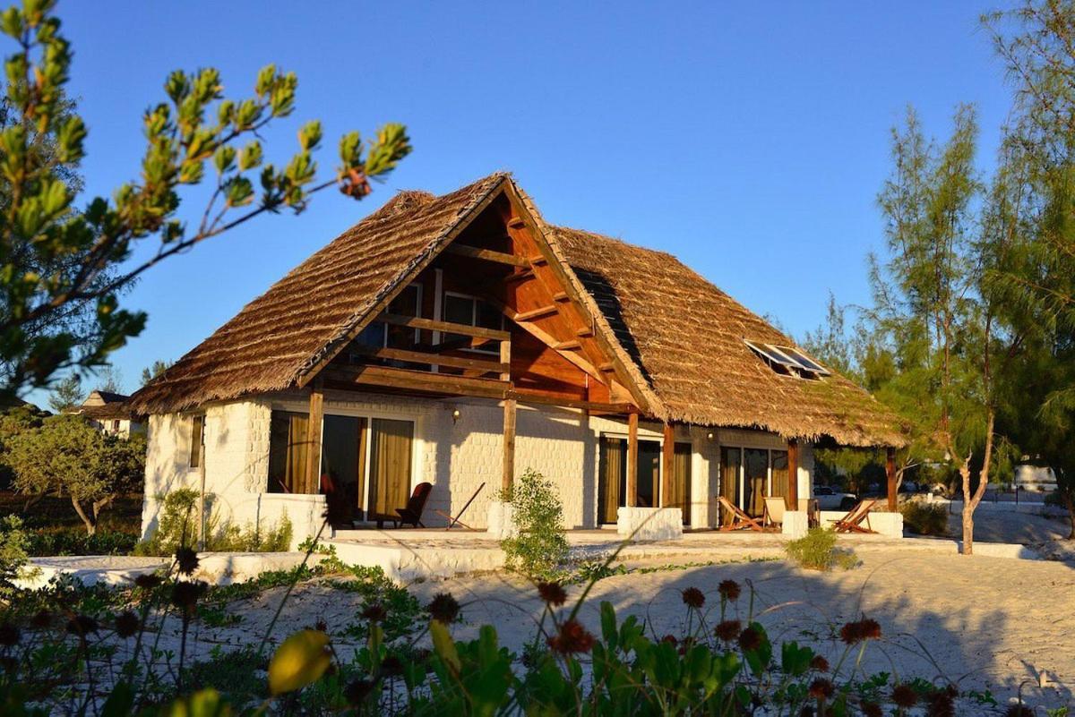 Salary Bay Hotel Tsifota Exterior foto
